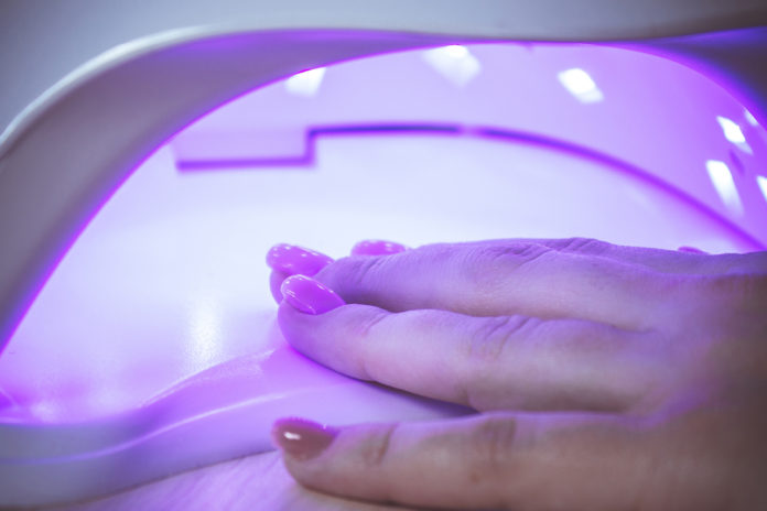 Quelle est la meilleure lampe UV Ongles 2022? Comparatif, Test & Avis