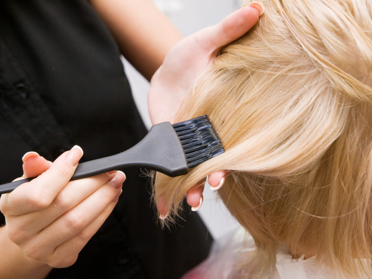 Shampoing Bleu : Comment ça Fonctionne ? - Le Mag Beauté